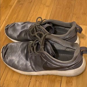 Nike Roche 9.5 Silver